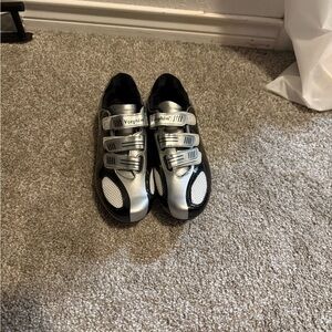 💙4 for $20💙 Veobike Silver and Black Cycling Shoes